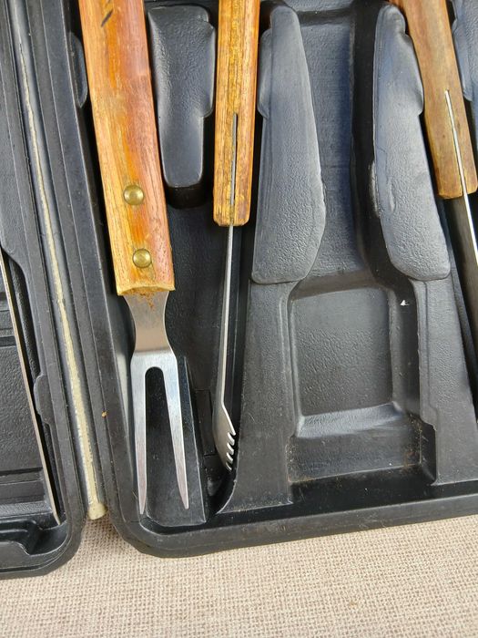 Zestaw do grilla Zestaw BBQ Box Używany w walizce