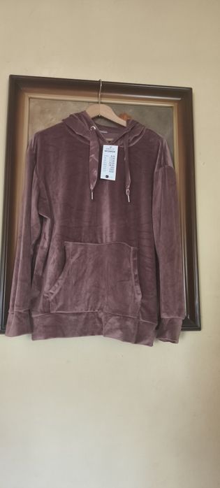 Bluza nowa z kapturem