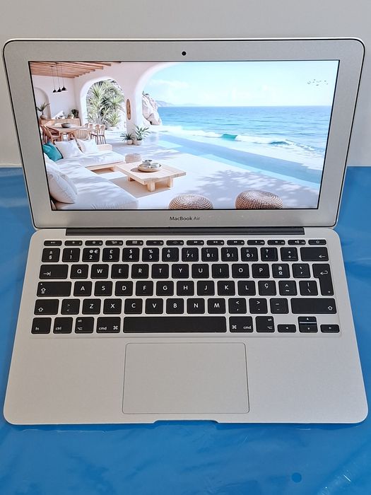 MacBook Air Ecrã Retina, Processador Intel Core i5 de núcleo duplo a 1,6 GHz | Disco SSD PCie de Alta Velocidade | MacOS Big Sur | Impecável