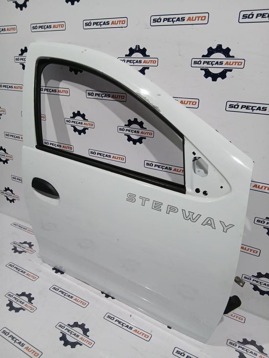 PORTA FRENTE DIREITA BRANCA DACIA SANDERO STEPWAY 0.9TCE ANO: 2014