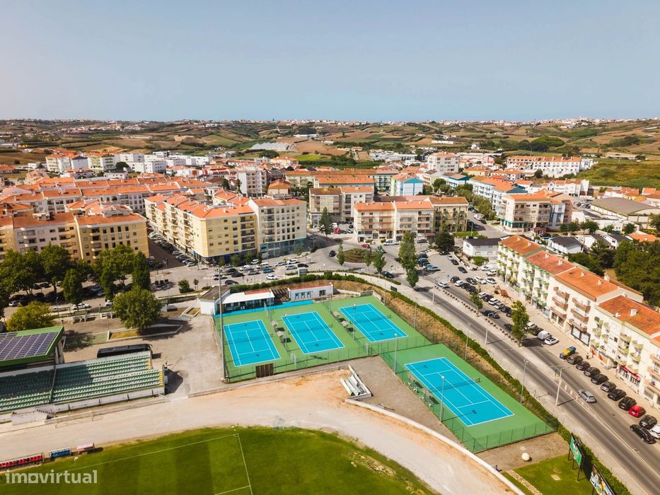T3 Espaçoso no Centro da Lourinhã com Varanda e Terraços