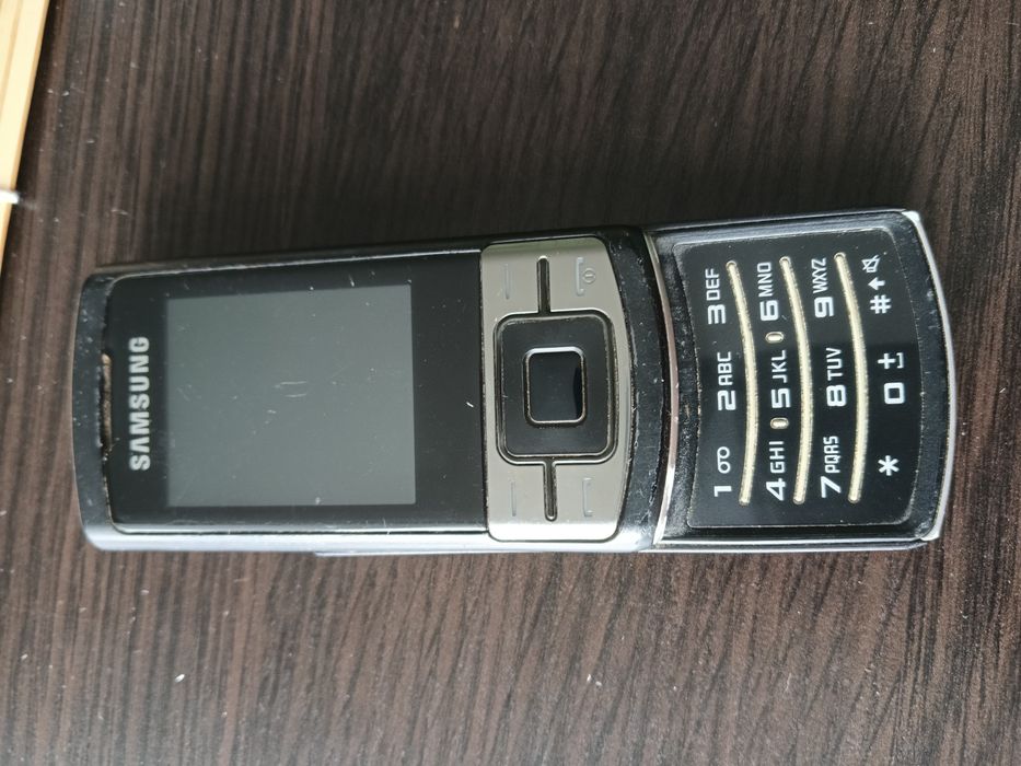 Nokia . Samsung.