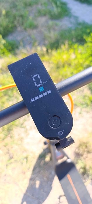 Продам електросамокат Xiaomi Electric Scooter 6 Lite GL