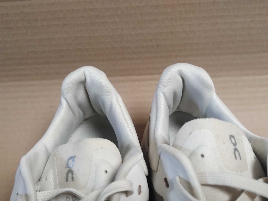 Buty do biegania biegowe 39  ON Running Cloudvista