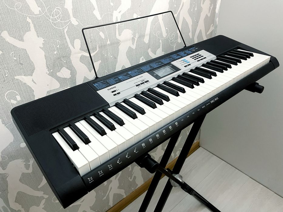 Професійний Синтезатор Casio LK-136!!! Круте Піаніно, Клавіши.