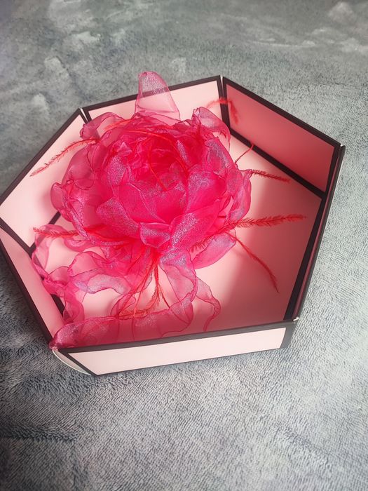 Квітка ручної роботи на зачіску Брошка-квітка-заколка