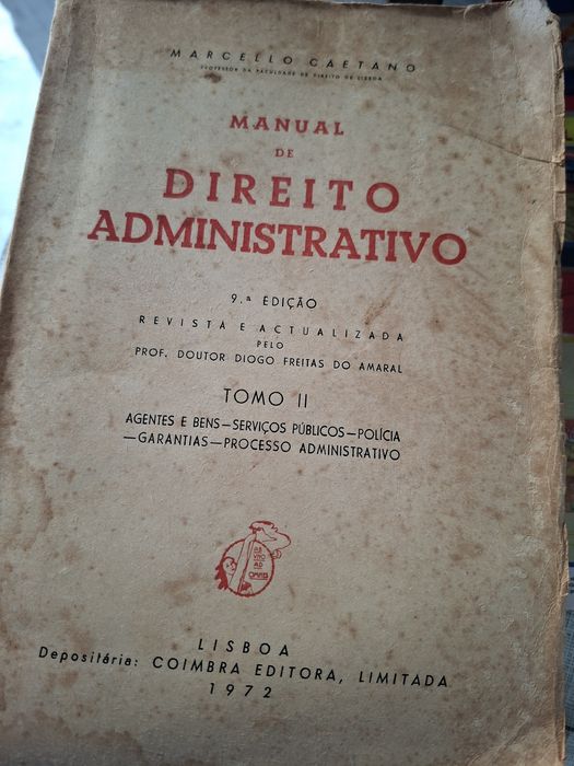 Livros de Direito e Constituições a 5 euros cada