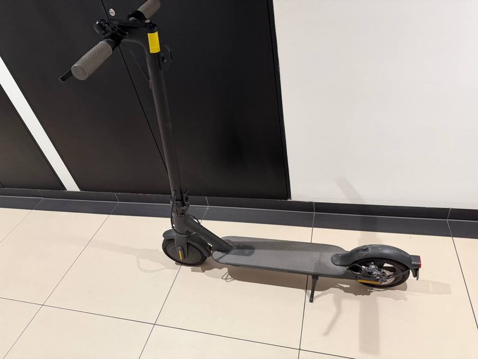 Hulajnoga Xiaomi Mi Electric Scooter 1S