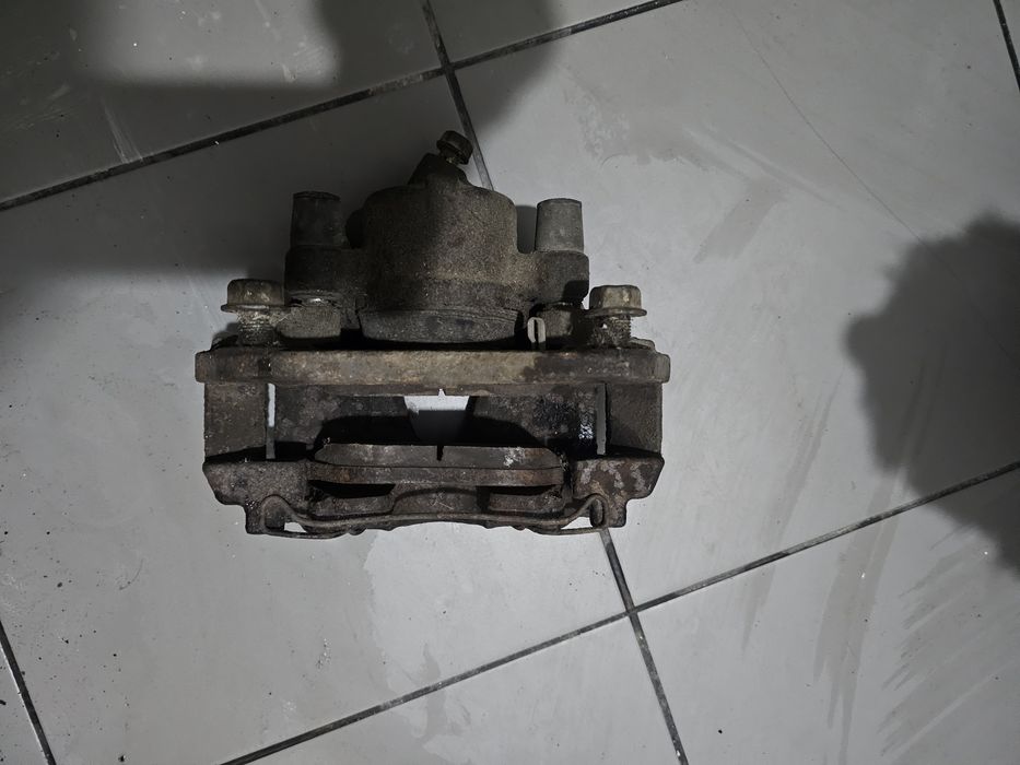 Części Toyota Avensis