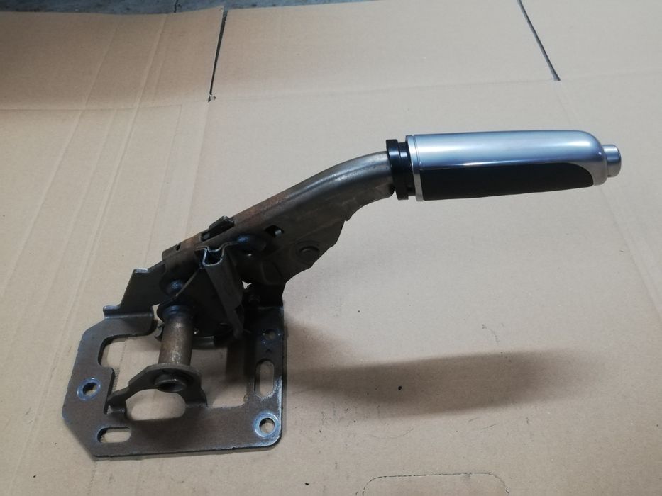 Dźwignia hamulca ręcznego przycisk Ford Focus mk2 CC kabriolet cabrio