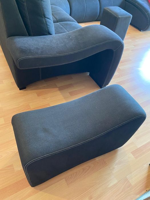 Sofá de canto com 3 pufs