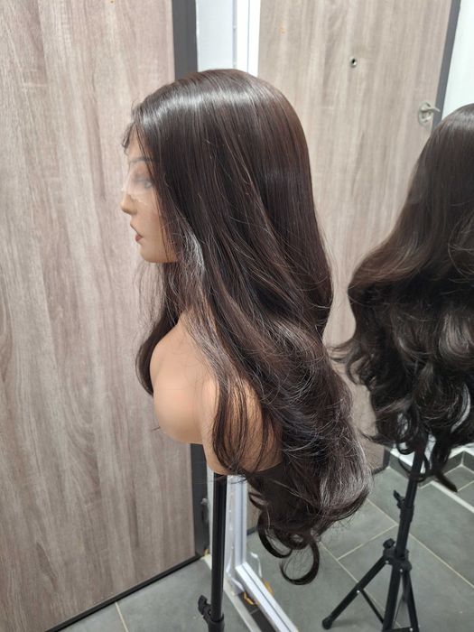 Długa Falowana Ciemna Peruka Na Koronkowej Siateczce Lace Front Wig