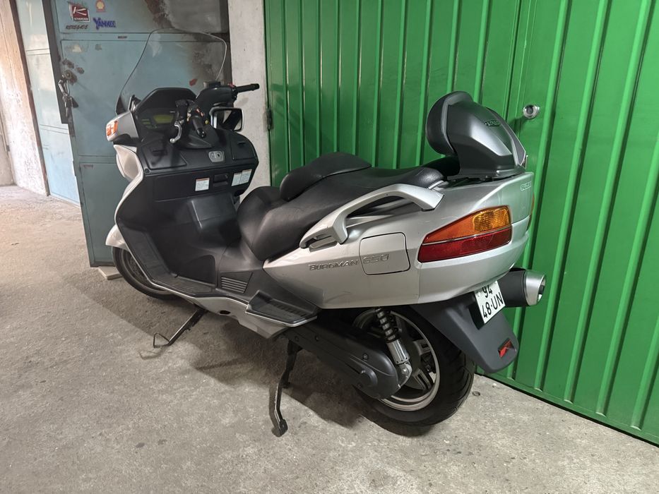 SUSUKI BURGMAN 650 ( Excelente estado)