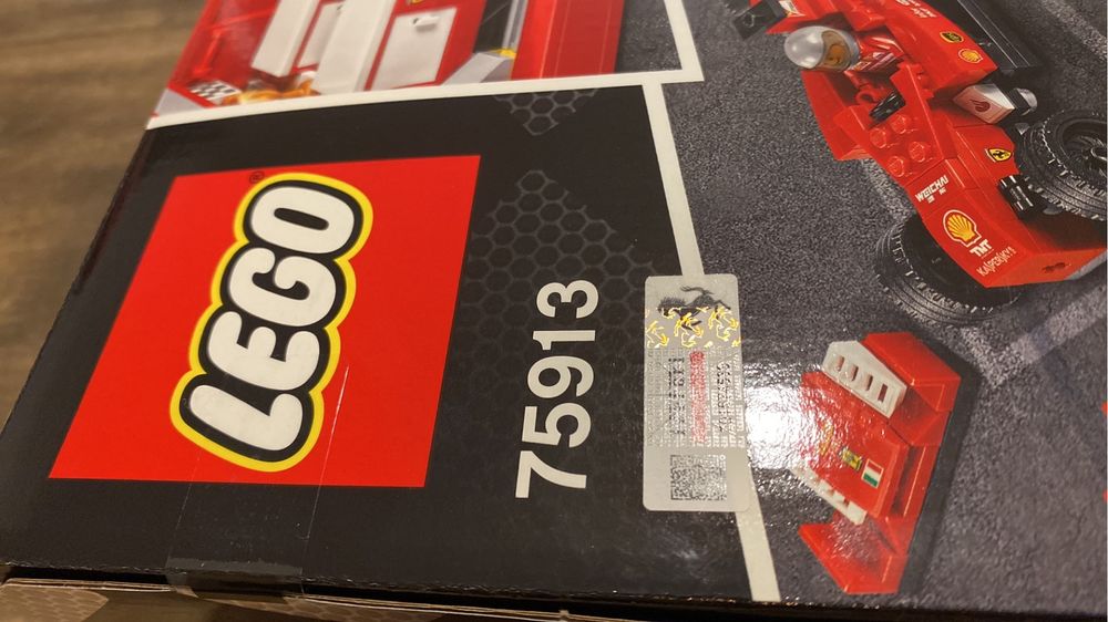 Lego Speed Champions 75913 Ciężarowka F14 T & Scuderia Ferrari