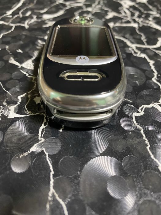 Телефон Motorola V80