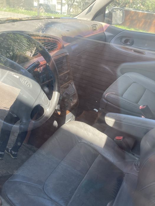 Kia carnival ano 2000