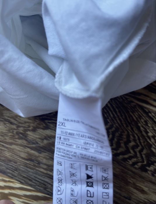 Bluzeczka Benetton biała ze rysunkiem królewny 160