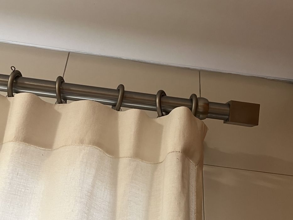 Varao em inox com terminais cubicos