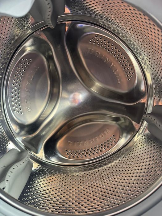 Máquina de lavar e secar roupa