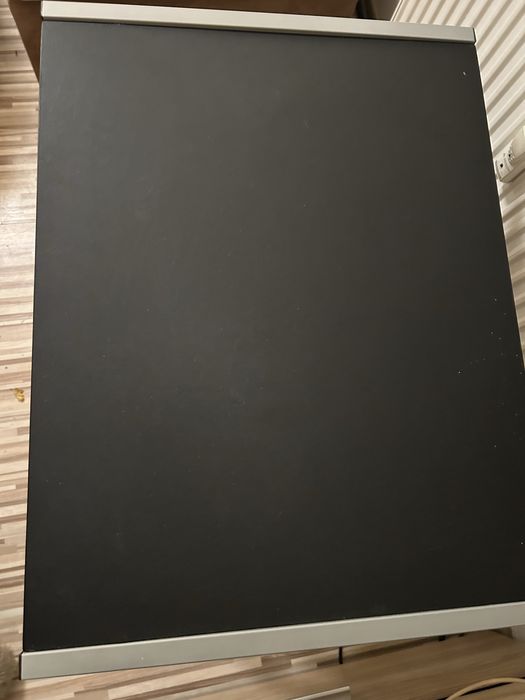 Stolik pod laptopa na kòłkach