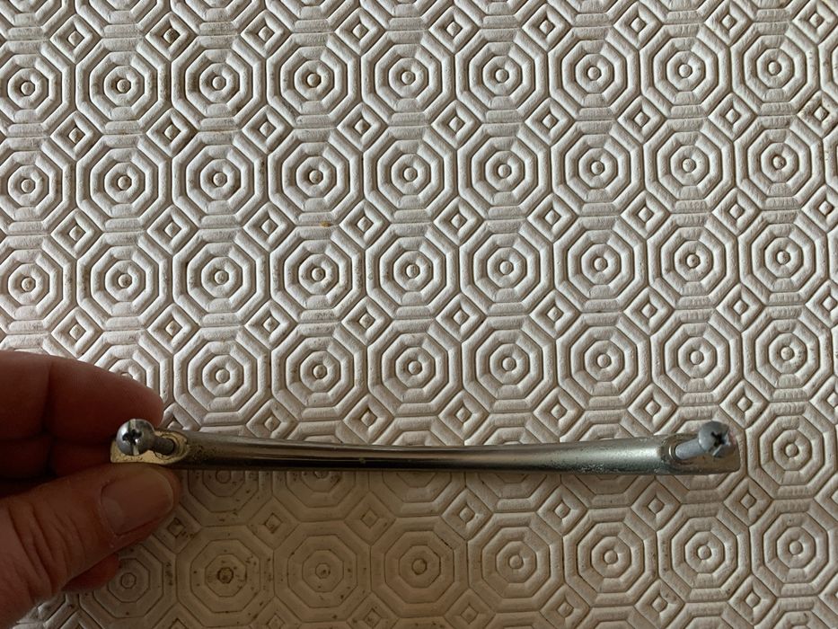 21 Puxadores em metal 15,5cm de comprimento e 13cm entre parafusos
