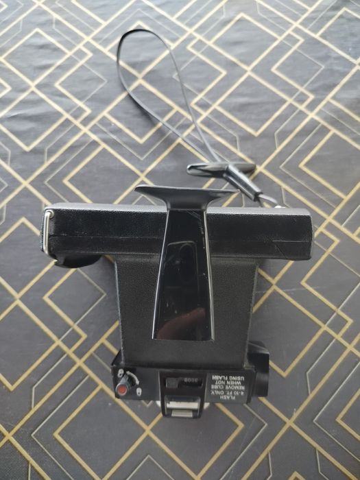Polaroid, kolekcjonerski aparat fotograficzny.
