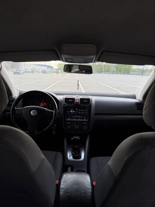 Volskwagen Jetta 1.6 газ. Автомат