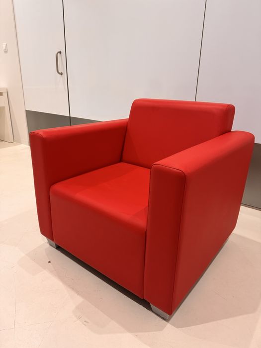 Vende-se Sofás/Cadeirões/Poltronas em pele - Marca Movixira