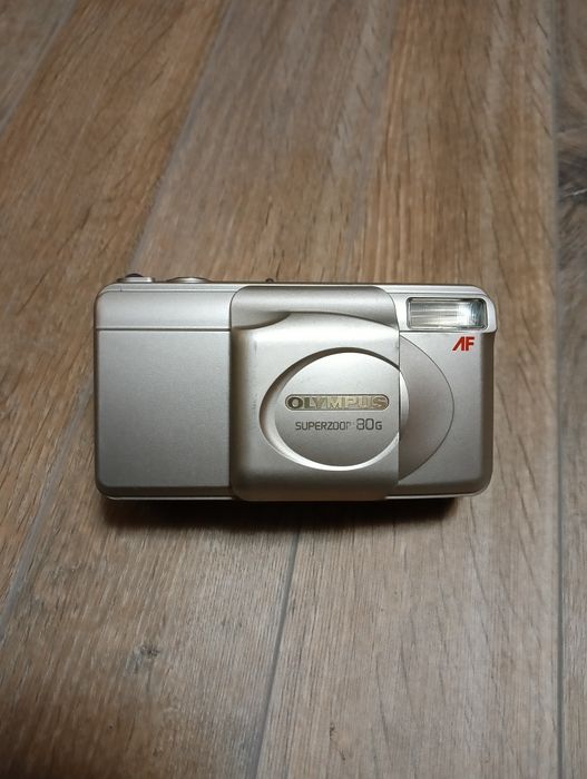 Фотоапарат Olympus Superzzom 80G.
