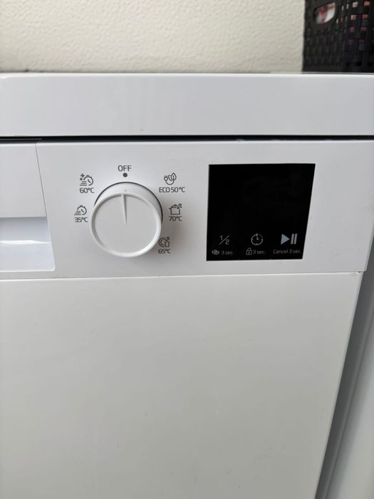 Máquina de Lavar Loiça Beko (Apenas 2 meses de uso – Como Nova!)