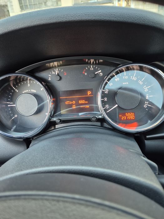 Продаю Peugeot 3008 2.0HDi, 2012  АКПП Aisin