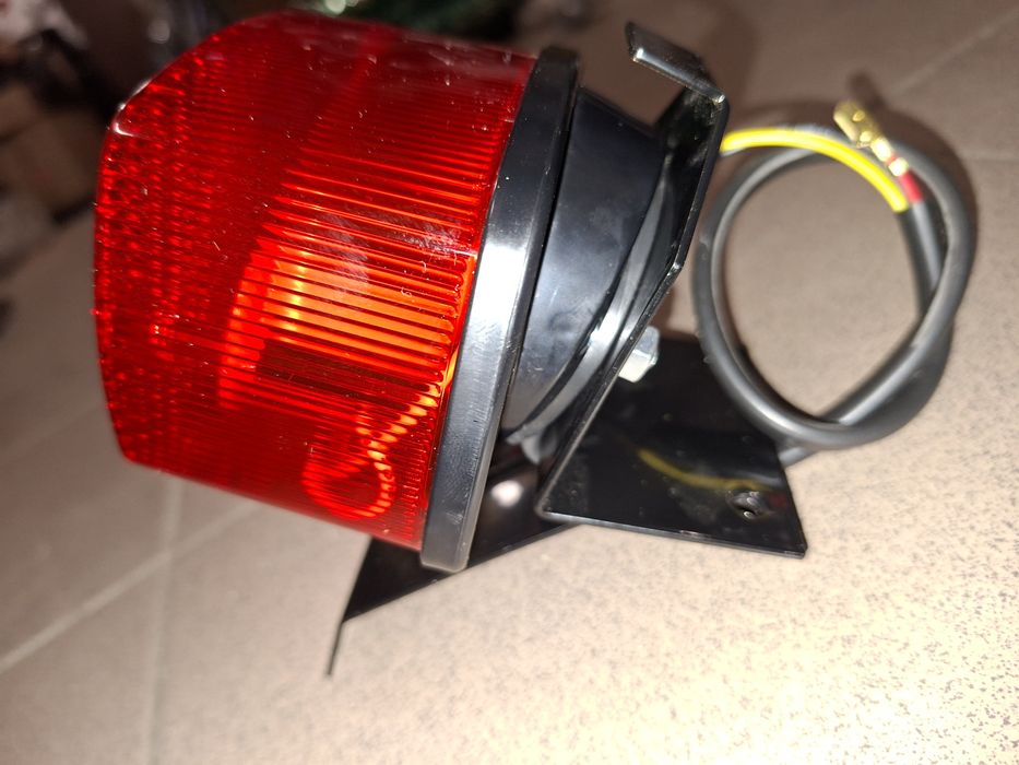 Nowy zestaw naprawczy lampa tyl+ chwyt mocowanie romet motorynka m1 pl