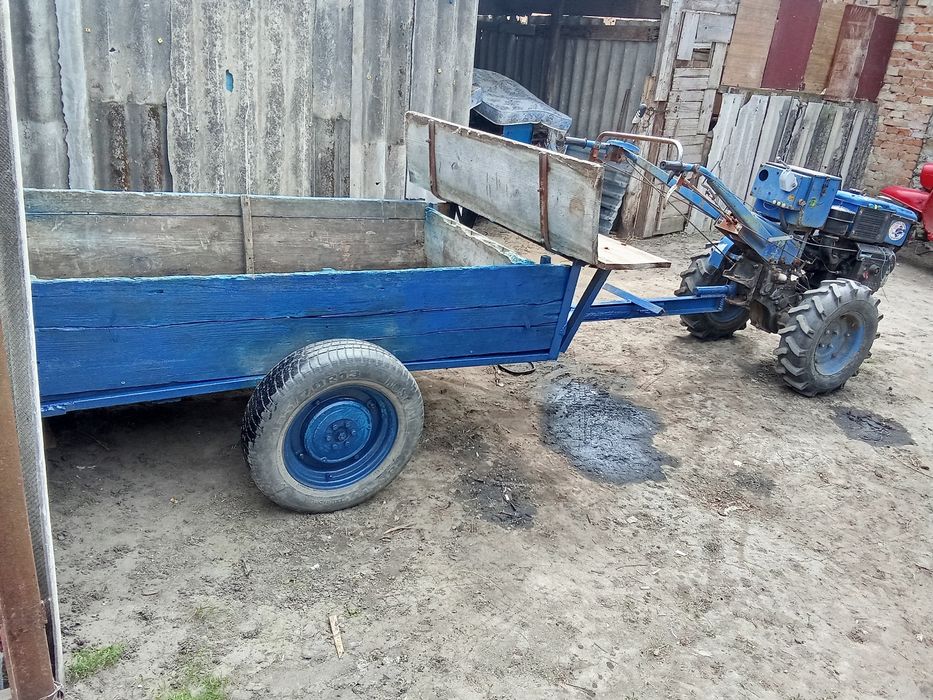Маю авто і мотоблок можу поміняти на трактора