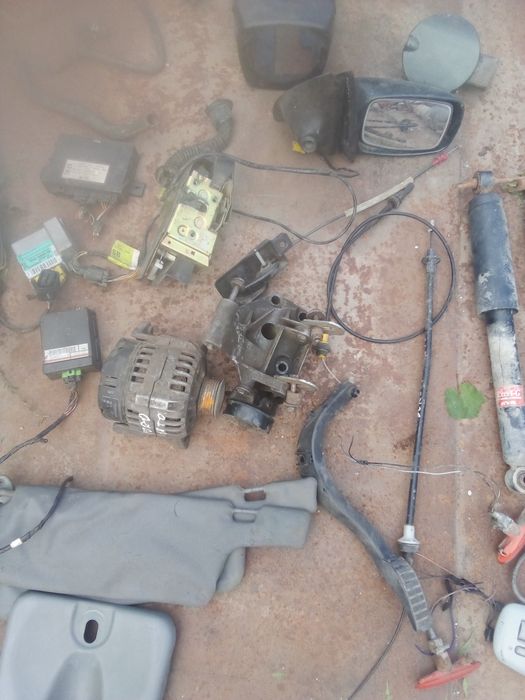 стекло  форточка глухое форд Орион фиеста Курьер эскорт 1998 год