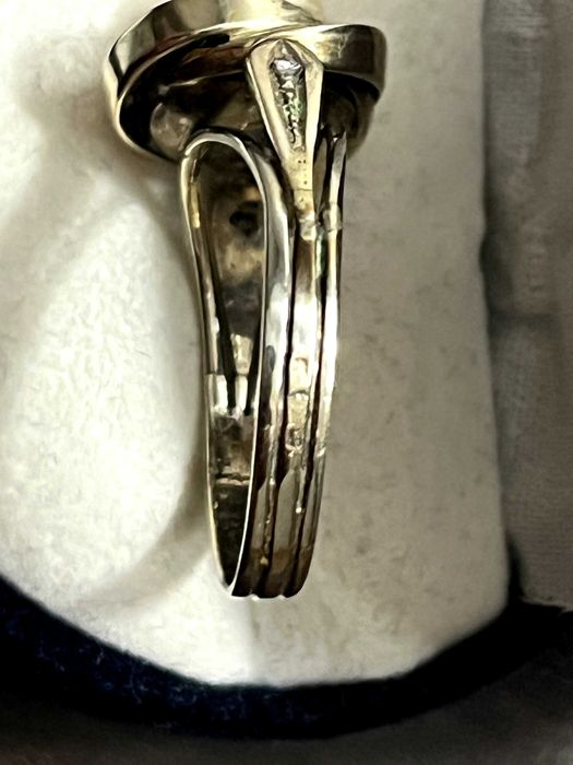 Anel Ouro Branco Com Brilhantes e Perola