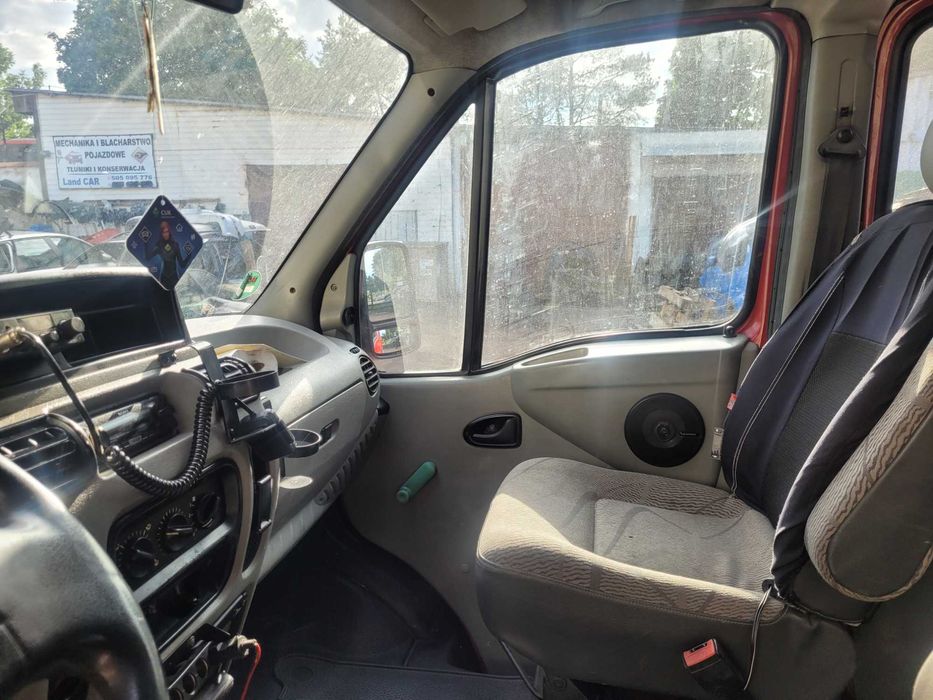 pomoc drogowa doka renault master 2,5 dci  ładowność 1450kg