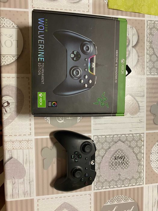 XBOX ONE - 500 GB + 2 Comandos + FONES + 6 JOGOS + embalagem original