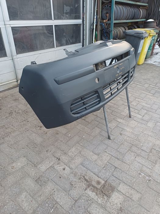 Zderzak przedni do RENAULT TRAFIC, opel vivaro 02'-06r