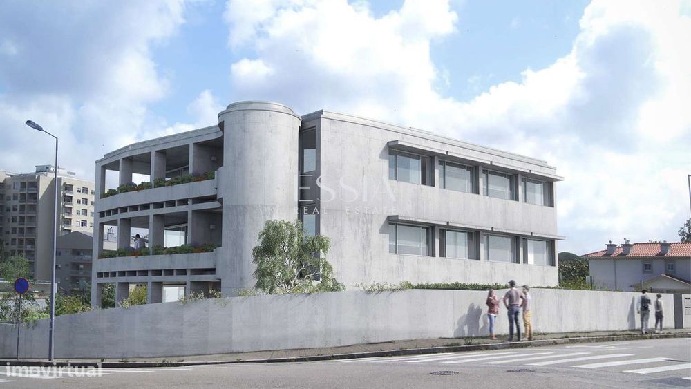 T2 Varanda Lugar de Garagem Arrumos Aldoar, Nevogilde