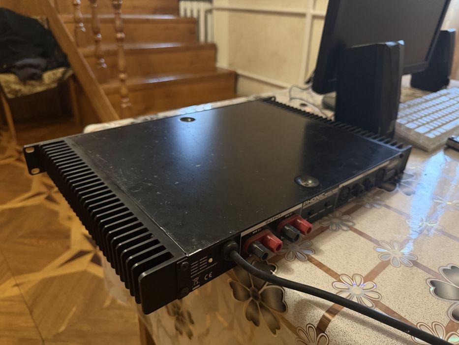 Усілітєль мочності Phonic MAX 500