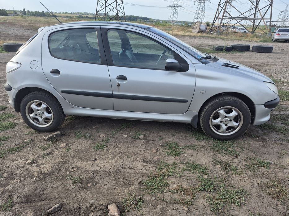 Продам машину Peugeot 206 2002 року випуску
