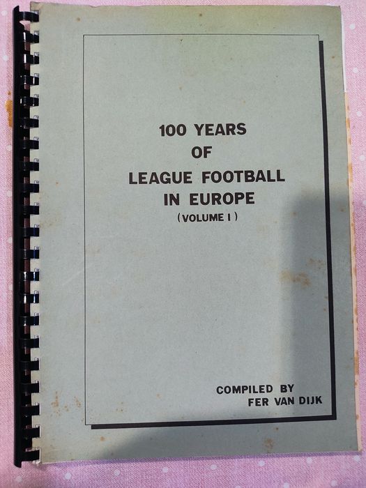 2 Livros sobre todas as ligas da UEFA