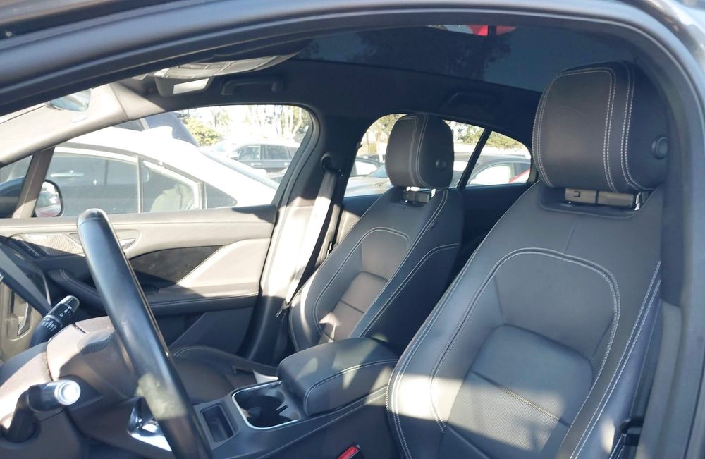 Автомобіль Jaguar I-Pace EV400 2019 заводься та їде