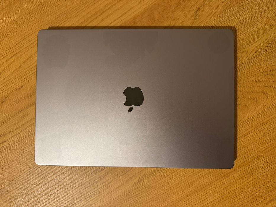 Macbook Pro 16” 16GB RAM 512 SSD