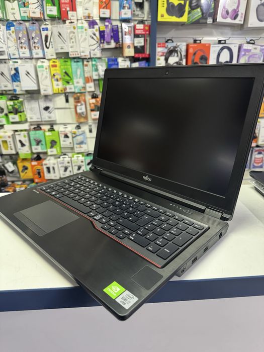 Fujitsu 15,6” intel i7-10850h ram 32gb ssd 512gb nvidia quadro t1000