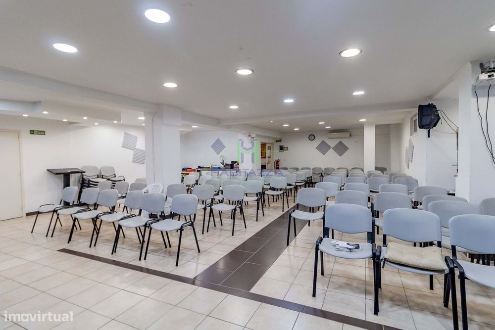 Espaço comercial de 323 m2, em Lagos