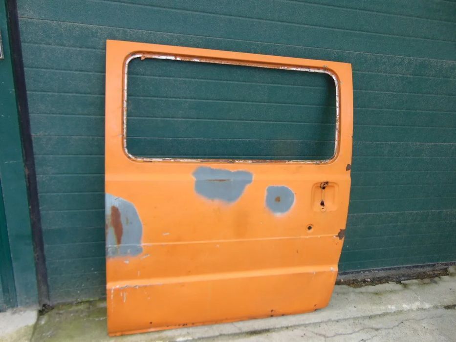 Toyota Hiace LH20 porta lateral " usado em bom estado