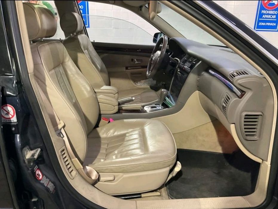 Audi A8 4.2 V8 quattro (310cv)  matrícula espanhola
