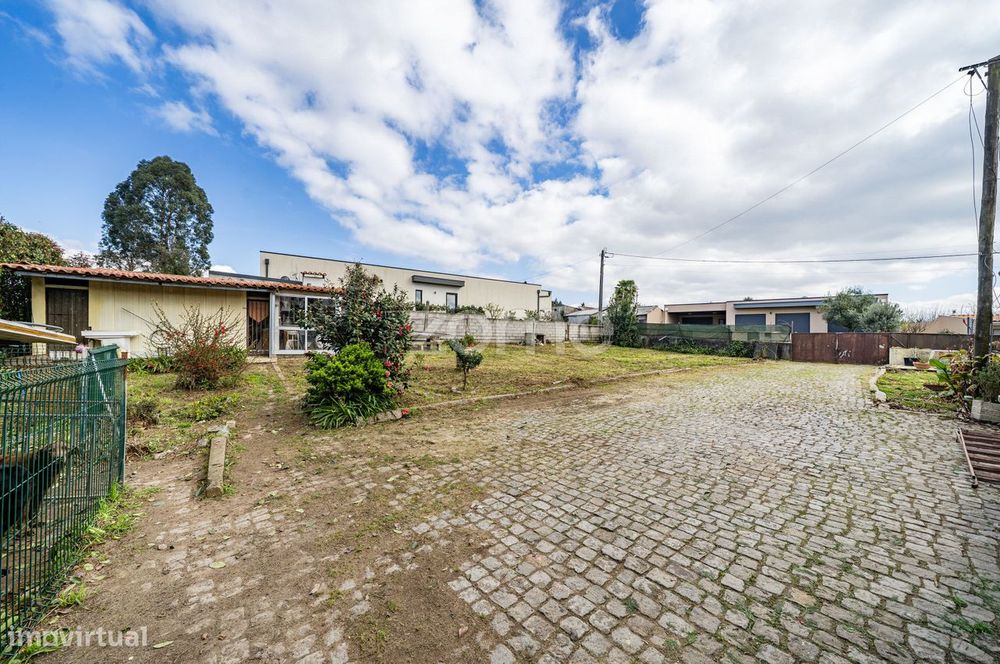Terreno 492m2 | Projetos Aprovados | Moradia Individual | 12 min Braga