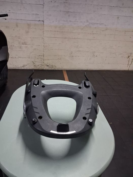 Top case givi v46 com base